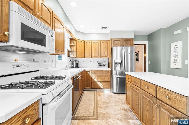 402 Enos Place, Ho-ho-kus, NJ 07423