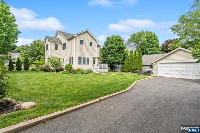 402 Enos Place, Ho-ho-kus, NJ 07423