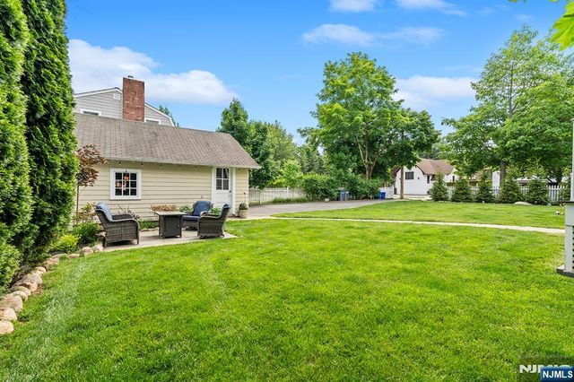 402 Enos Place, Ho-ho-kus, NJ 07423