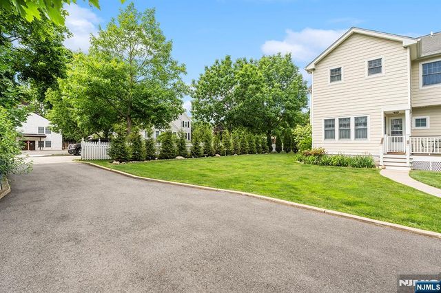402 Enos Place, Ho-ho-kus, NJ 07423
