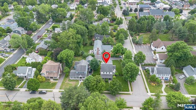402 Enos Place, Ho-ho-kus, NJ 07423