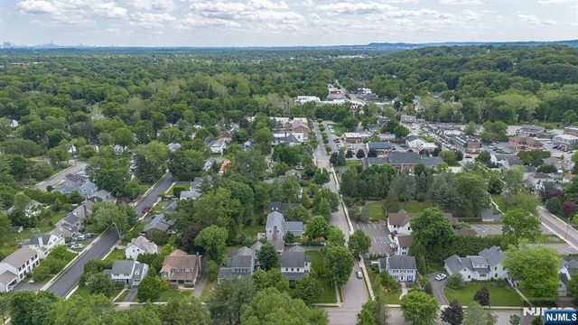 402 Enos Place, Ho-ho-kus, NJ 07423