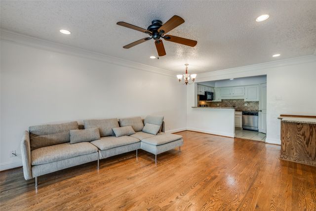 5325 Fleetwood Oaks Avenue 253, Dallas, TX 75235