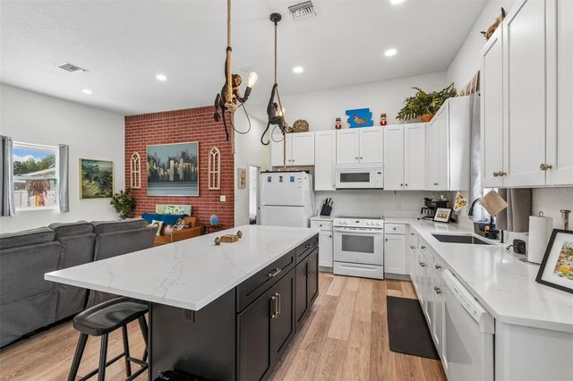 1814 N FREMONT AVENUE, Tampa, FL 33607