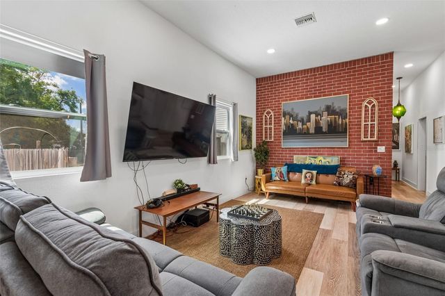 1814 N FREMONT AVENUE, Tampa, FL 33607