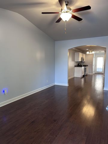 1040 Charlie Daniels Pkwy Apt 166, Mount Juliet, TN 37122