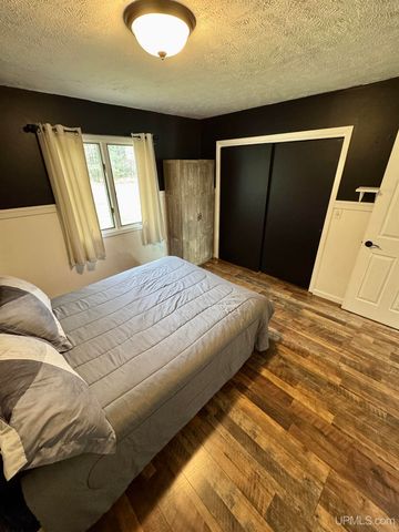 828 N Horseshoe Lake Drive, Gwinn, MI 49841