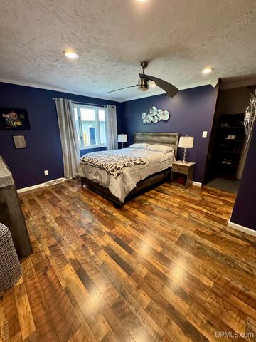 828 N Horseshoe Lake Drive, Gwinn, MI 49841