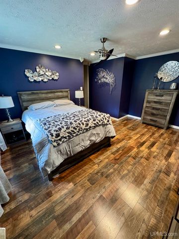 828 N Horseshoe Lake Drive, Gwinn, MI 49841