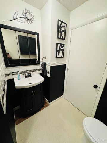 828 N Horseshoe Lake Drive, Gwinn, MI 49841