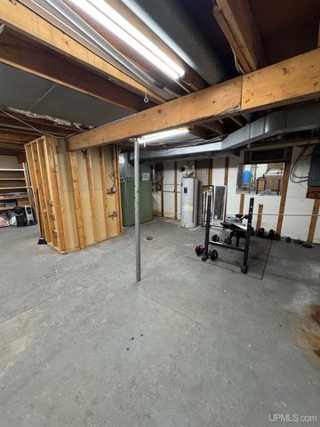 828 N Horseshoe Lake Drive, Gwinn, MI 49841