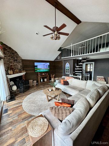 828 N Horseshoe Lake Drive, Gwinn, MI 49841