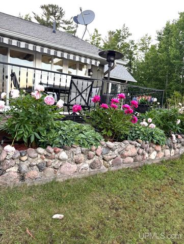 828 N Horseshoe Lake Drive, Gwinn, MI 49841