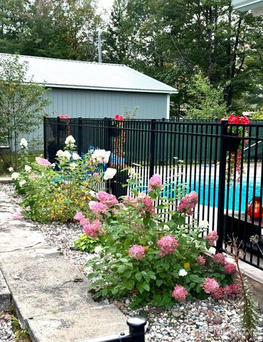 828 N Horseshoe Lake Drive, Gwinn, MI 49841