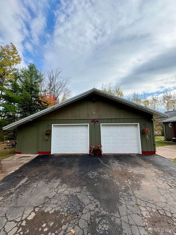 828 N Horseshoe Lake Drive, Gwinn, MI 49841