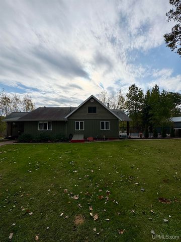 828 N Horseshoe Lake Drive, Gwinn, MI 49841