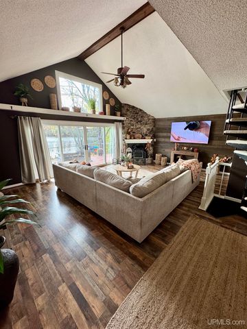 828 N Horseshoe Lake Drive, Gwinn, MI 49841