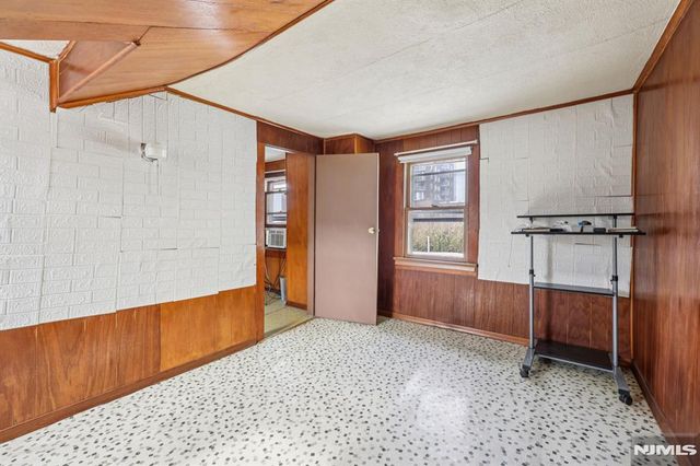 87 Union Street, Newark, NJ 07105