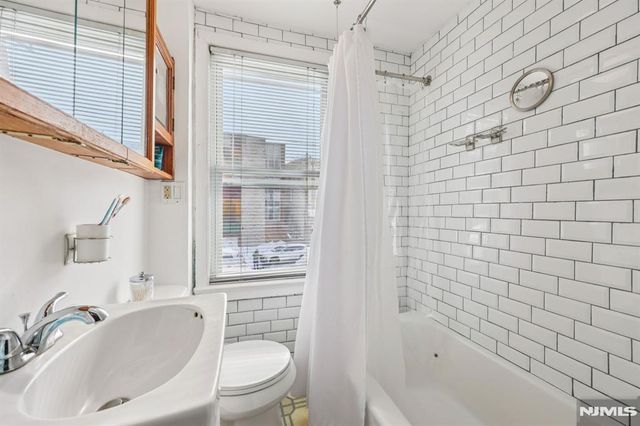 87 Union Street, Newark, NJ 07105