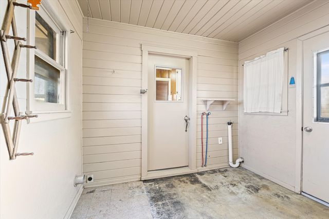 1127 Leroy Parkway, Elm Mott, TX 76640