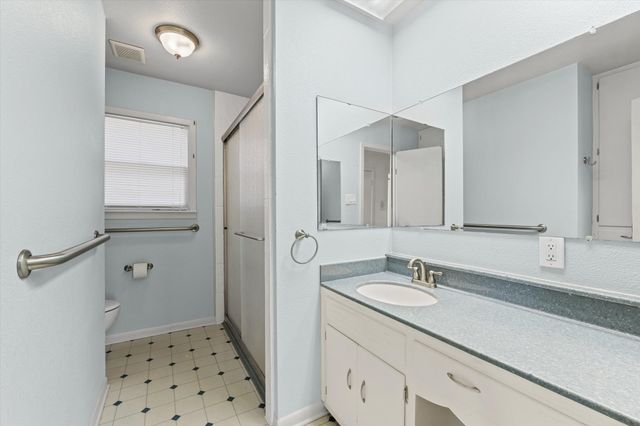 1127 Leroy Parkway, Elm Mott, TX 76640