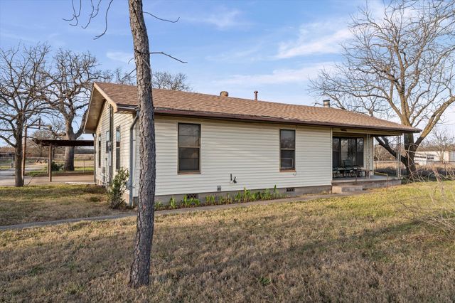1127 Leroy Parkway, Elm Mott, TX 76640