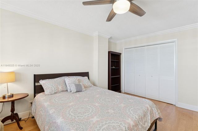 1160 Hillsboro Mile 901, Hillsboro Beach, FL 33062