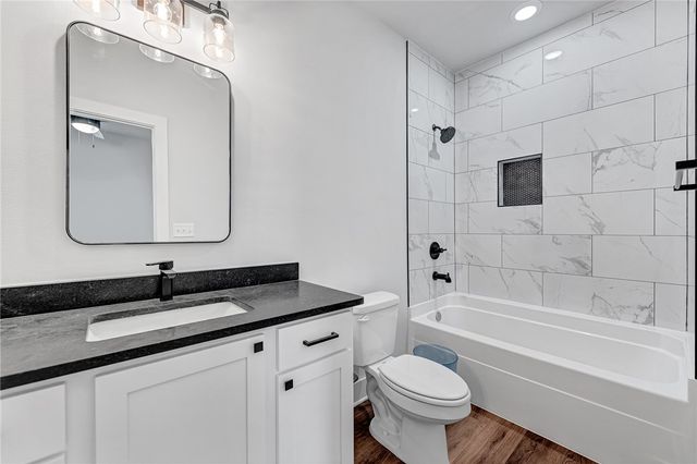 930 S Wichita Avenue, Fayetteville, AR 72704