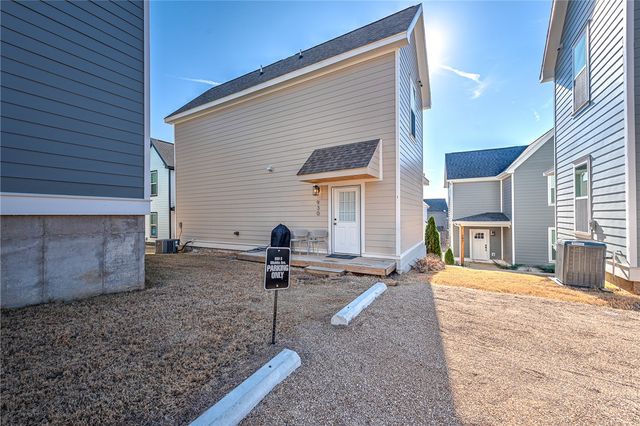 930 S Wichita Avenue, Fayetteville, AR 72704