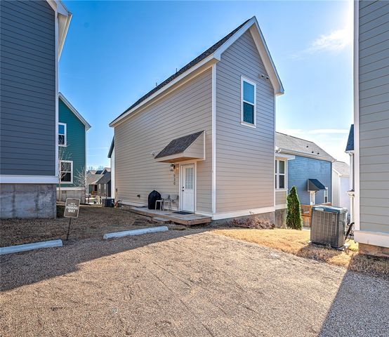 930 S Wichita Avenue, Fayetteville, AR 72704