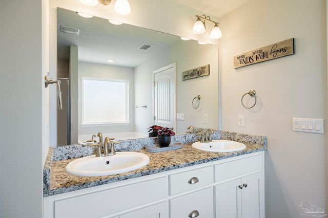 5571 Inspiration St, Milton, FL 32570