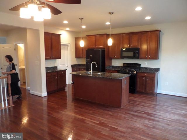15998 GREYMILL MANOR DR, Haymarket, VA 20169