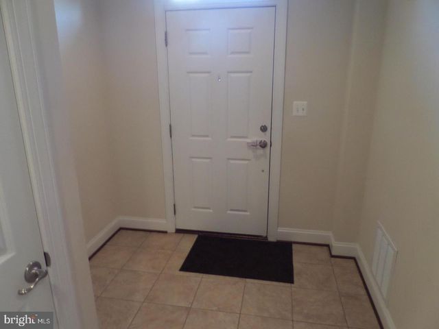 15998 GREYMILL MANOR DR, Haymarket, VA 20169