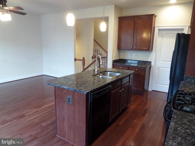 15998 GREYMILL MANOR DR, Haymarket, VA 20169
