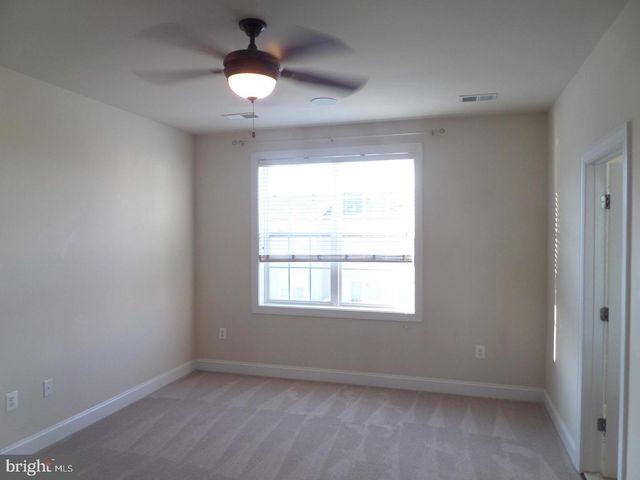 15998 GREYMILL MANOR DR, Haymarket, VA 20169