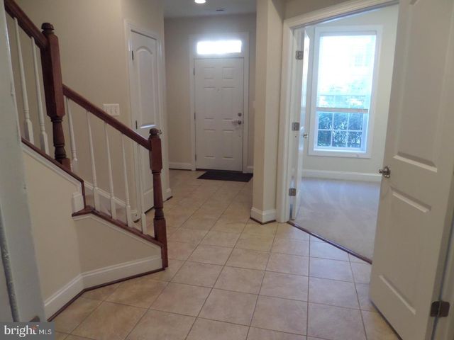 15998 GREYMILL MANOR DR, Haymarket, VA 20169