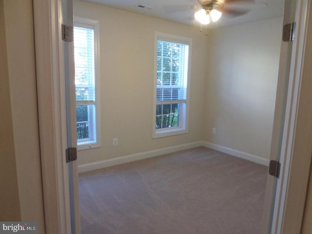15998 GREYMILL MANOR DR, Haymarket, VA 20169