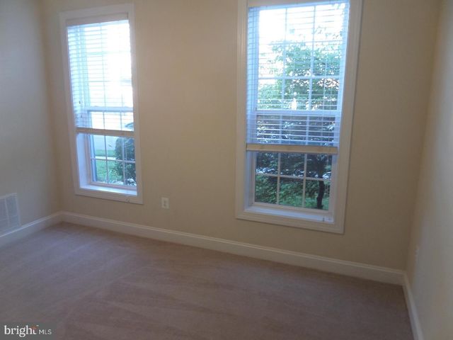15998 GREYMILL MANOR DR, Haymarket, VA 20169