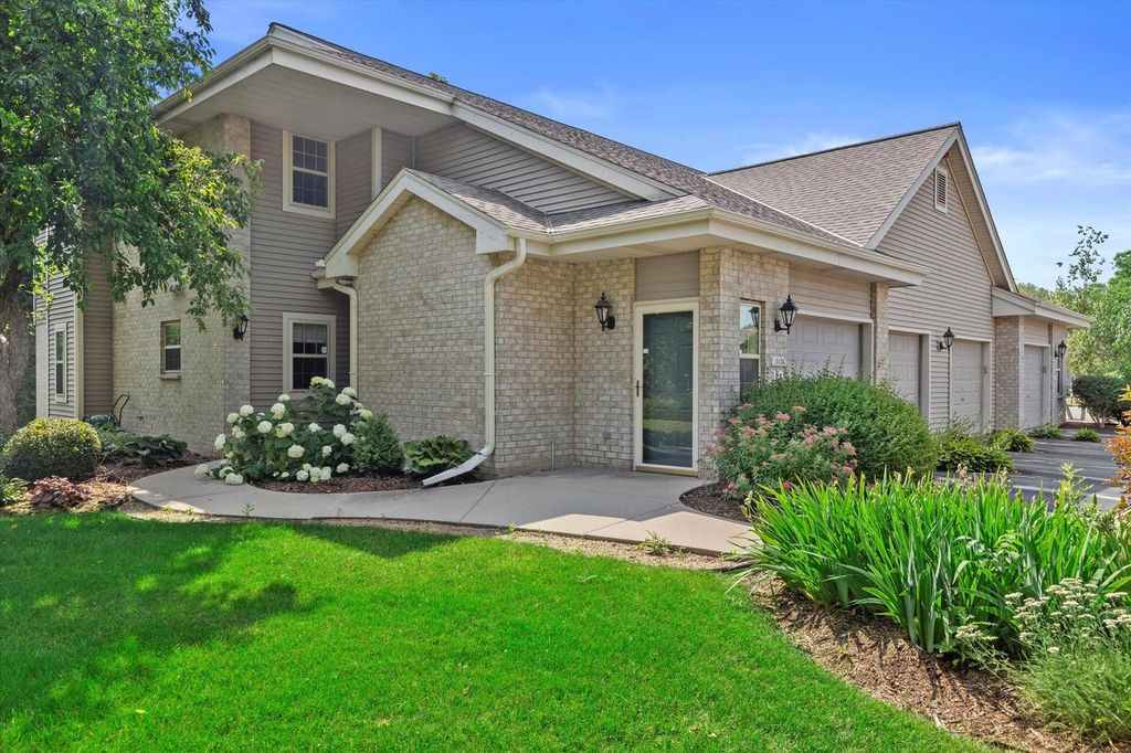 18430 Emerald DRIVE #C, Brookfield, WI 53045