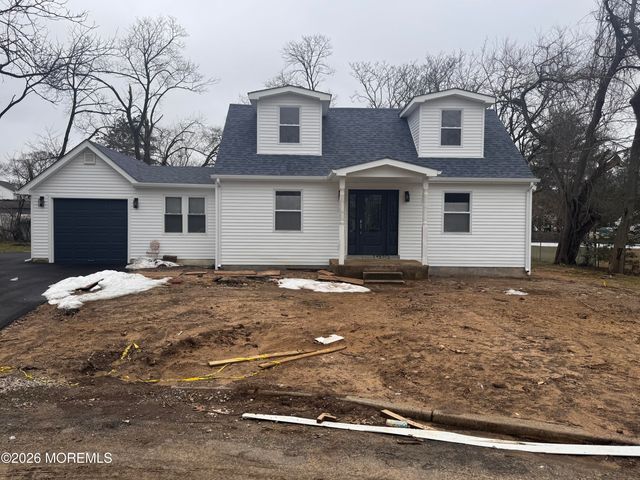 18 Pica Place, Tinton Falls, NJ 07724