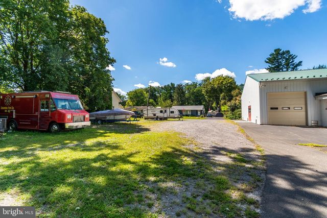 9 MILL ST, Stockton, NJ 08559
