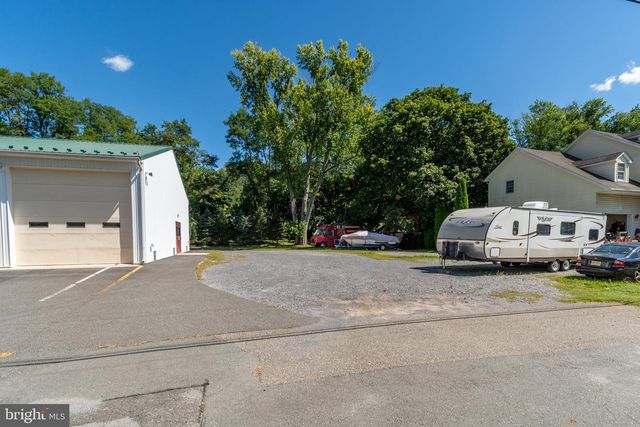 9 MILL ST, Stockton, NJ 08559