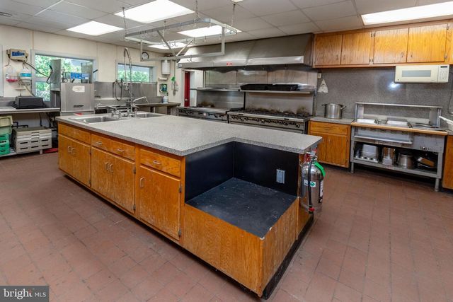 9 MILL ST, Stockton, NJ 08559
