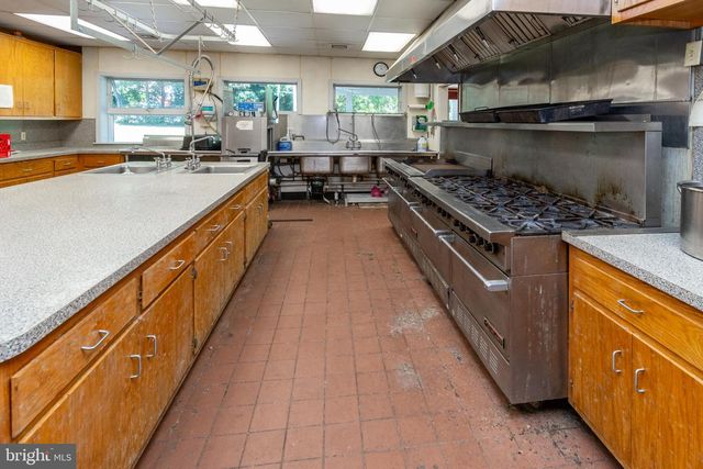 9 MILL ST, Stockton, NJ 08559