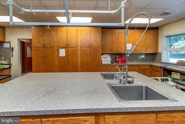 9 MILL ST, Stockton, NJ 08559