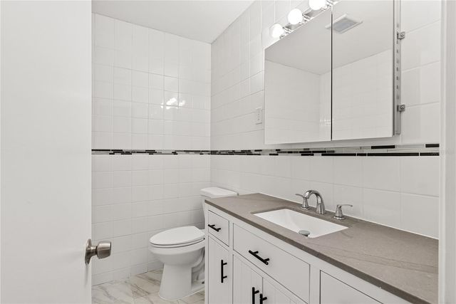 2055 MARAVILLA CIRCLE, Fort Myers, FL 33901
