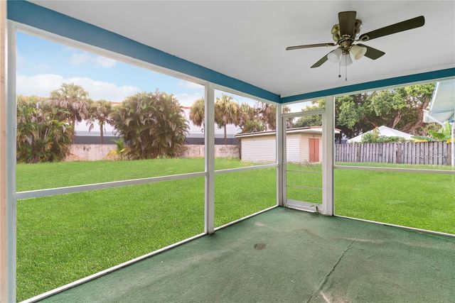2055 MARAVILLA CIRCLE, Fort Myers, FL 33901