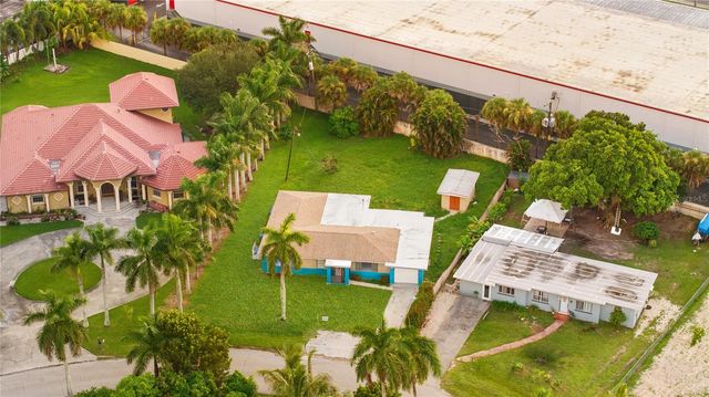 2055 MARAVILLA CIRCLE, Fort Myers, FL 33901