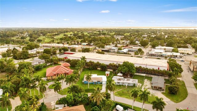 2055 MARAVILLA CIRCLE, Fort Myers, FL 33901