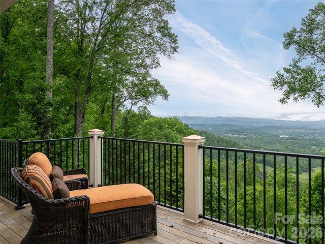 29 Elk Ridge Drive, Asheville, NC 28804